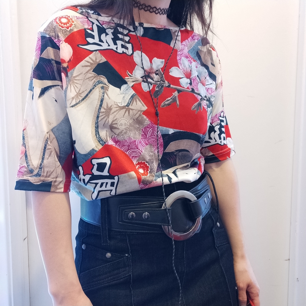 Japanese graphic Top L